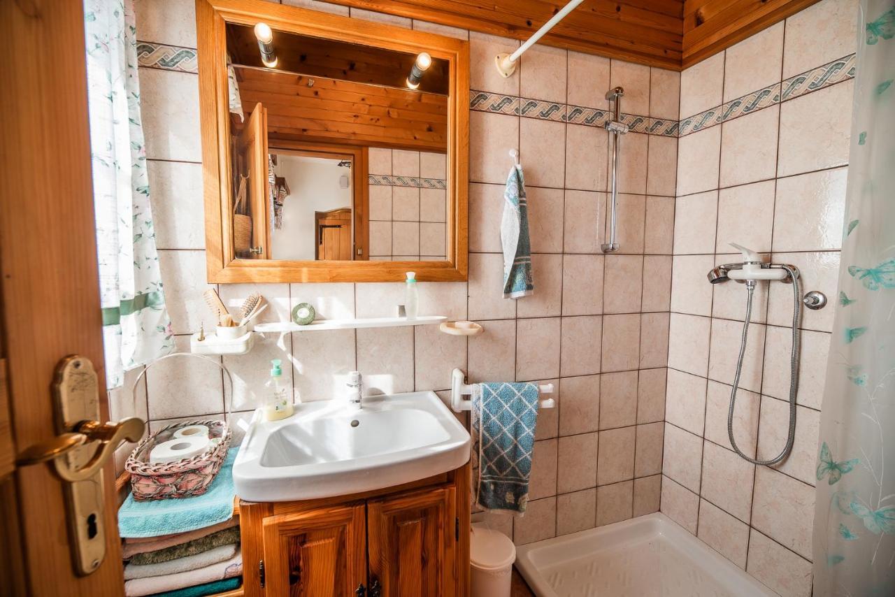 Authentic Countryside Villa With Hot Tub Veliki Kamen Экстерьер фото