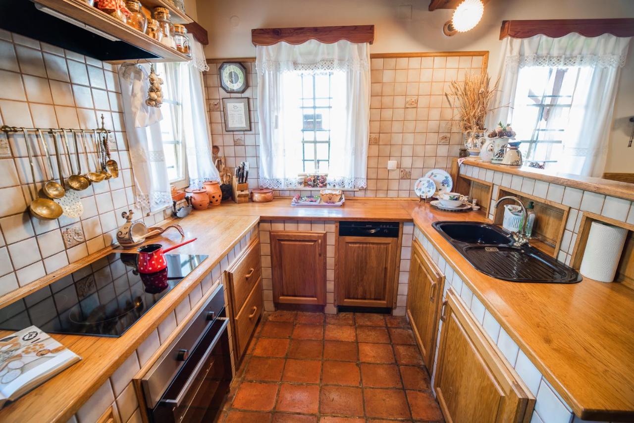 Authentic Countryside Villa With Hot Tub Veliki Kamen Экстерьер фото